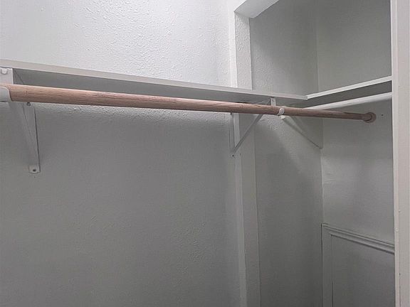 3rd image of 605 Enid St