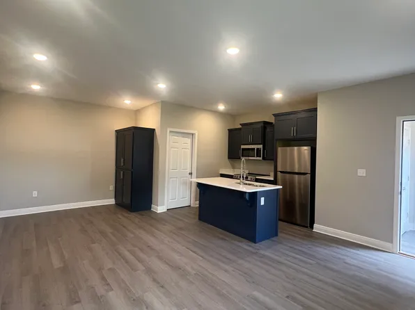 705 Krebs Ave #F, Pascagoula, MS 39567