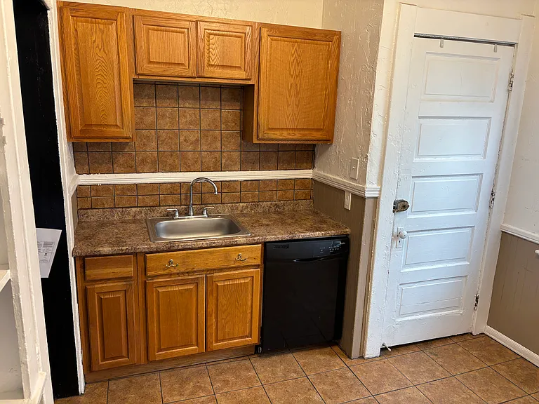 2225 W 11th St #2225 — Photo 4