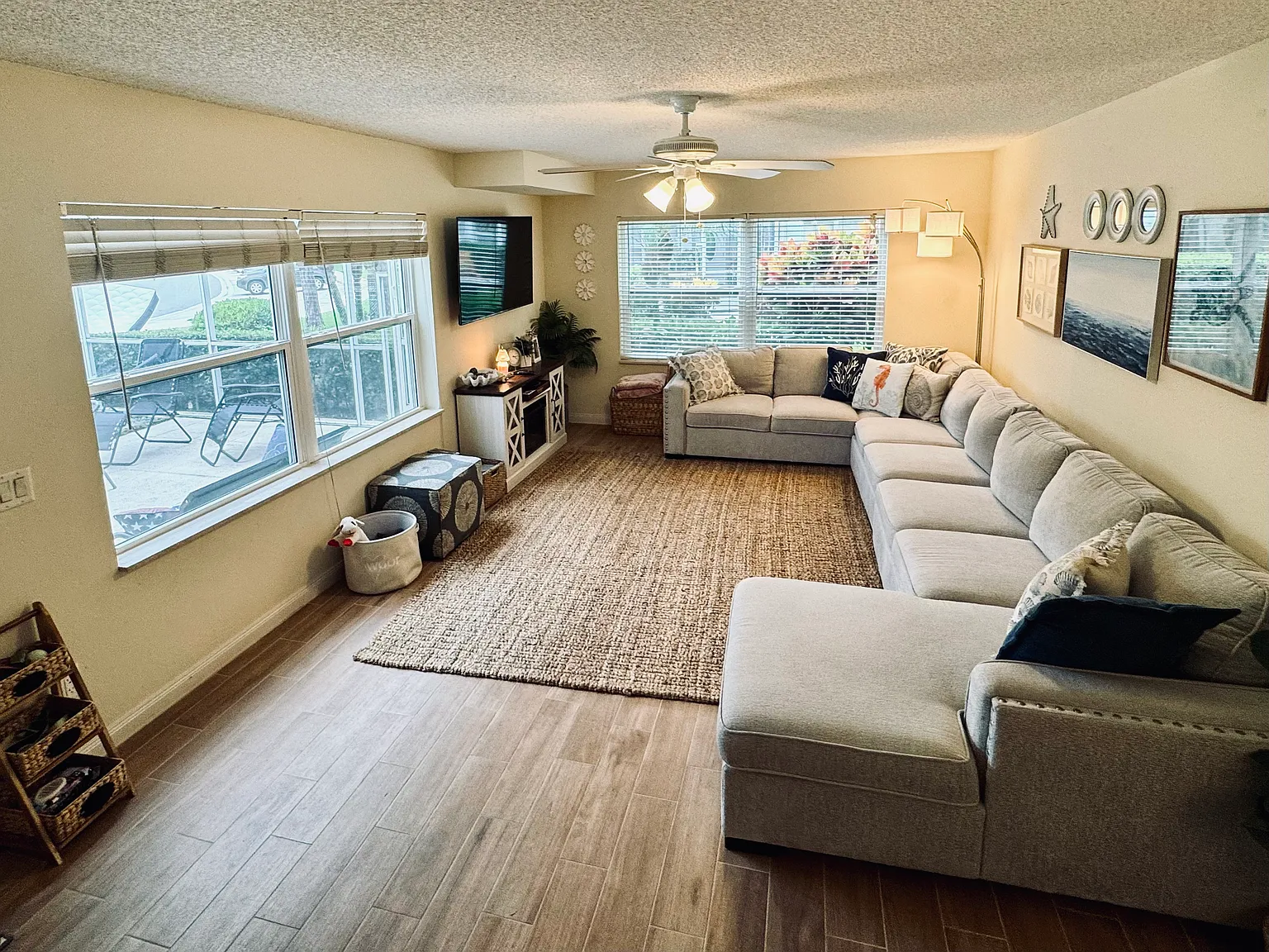 2 bed, 2.5 bath, 1374 sqft, $2,300 — Photo 3
