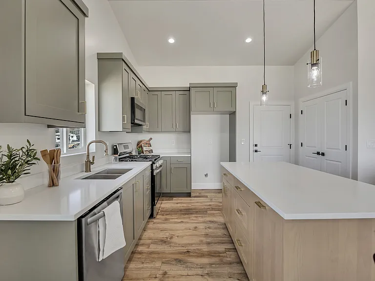 598 Canyon Rd — Photo 3