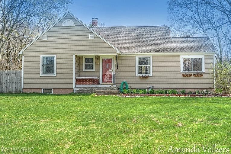 1st image of 178 Elm Ln