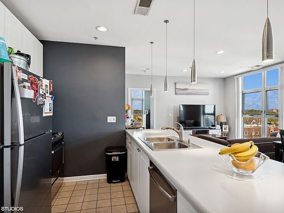 4th image of 1236 Chicago Ave APT 705