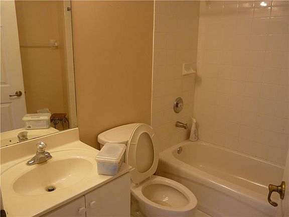 3rd image of 2295 NE 42nd Ave