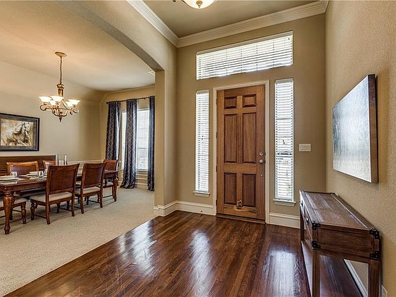 3rd image of 913 Hideaway Ct