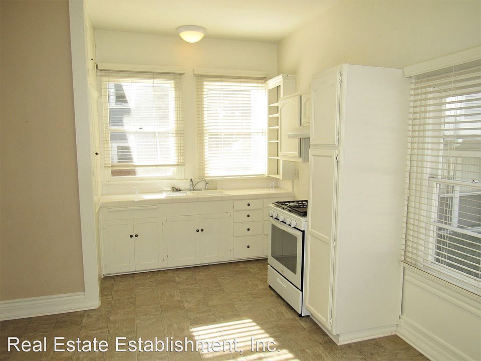 1st image of 282 S Olive St #3483334
