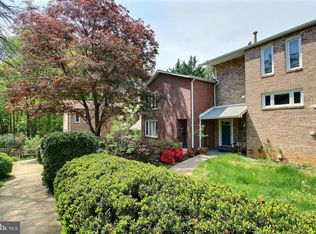 1958 Dundee Rd, Rockville, MD 20850