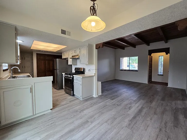 2805 Vereda De Pueblo — Photo 2