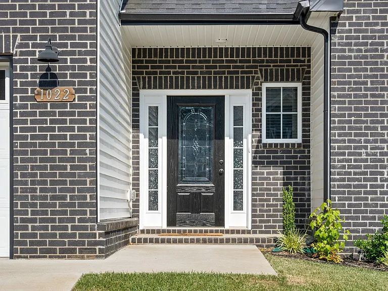 1022 Brightwood Ct — Photo 3