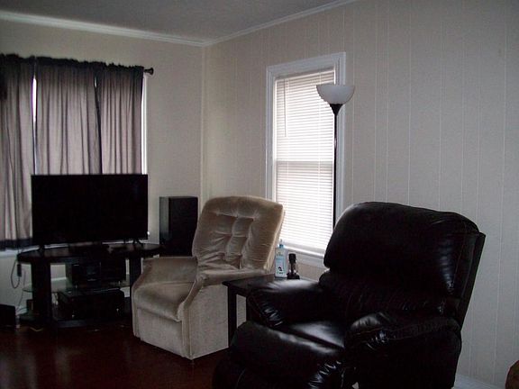 4th image of 1048 Cooper St