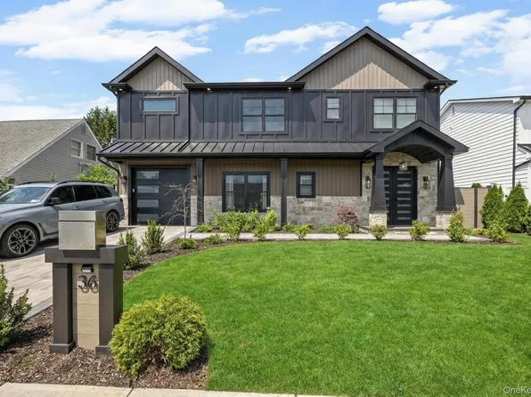 36 Foster Lane, Westbury, NY 11590