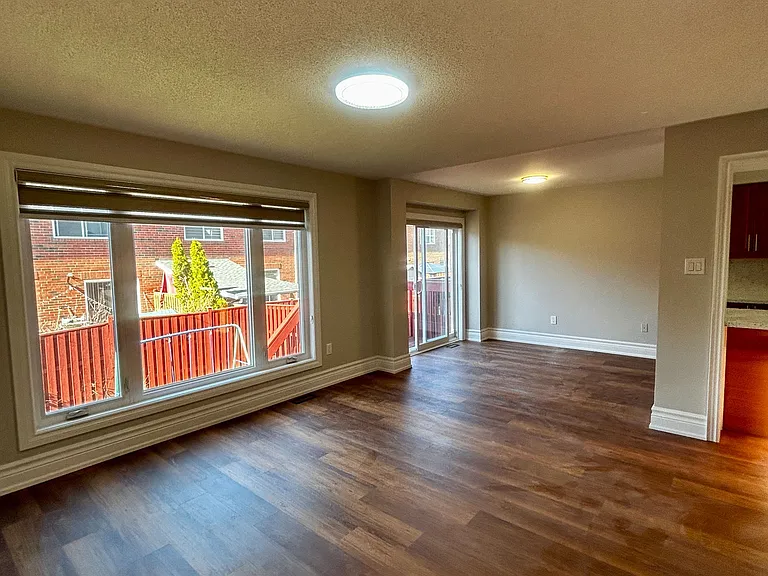56 Coyote Cres #MAIN — Photo 9