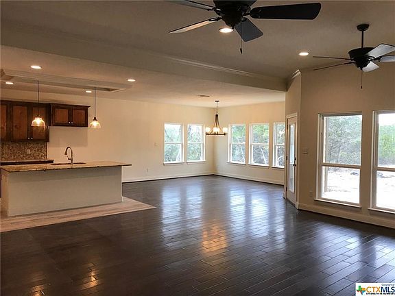 5th image of 963 Shelly Dr