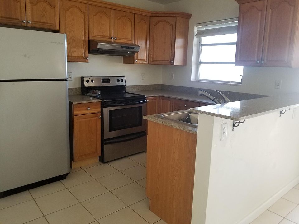 1st image of 1085 NE 34th St #B