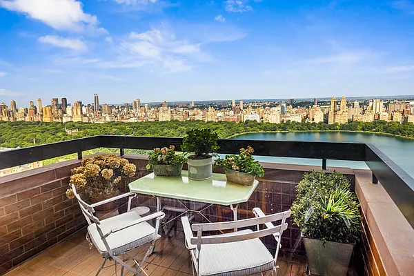 45 East 89th Street #39D in Carnegie Hill, Manhattan