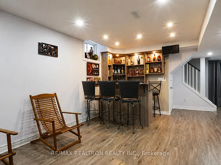 1157 Beneford Rd — Photo 6