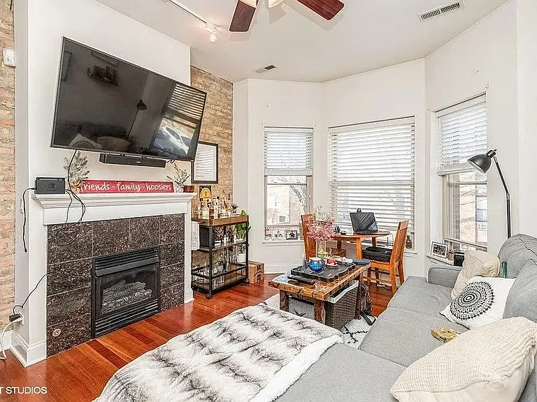 811 W Lill Ave #303 — Photo 2