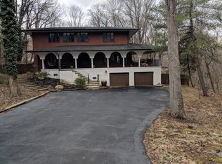 90 Lochatong Rd, Ewing, NJ 08628