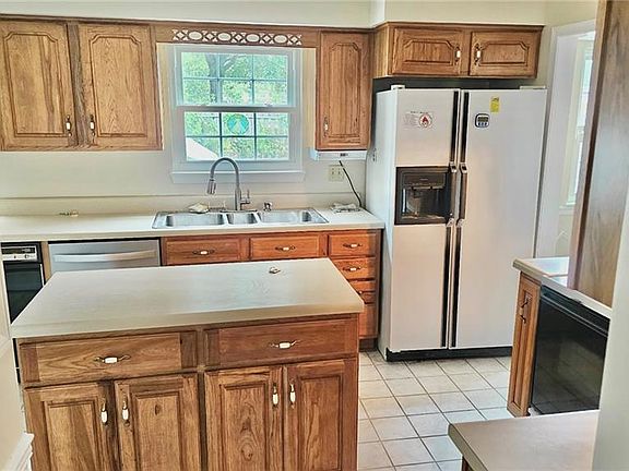 5th image of 3704 Summer Pl