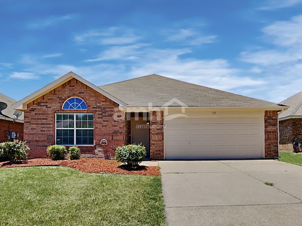 319 Leisure Ln