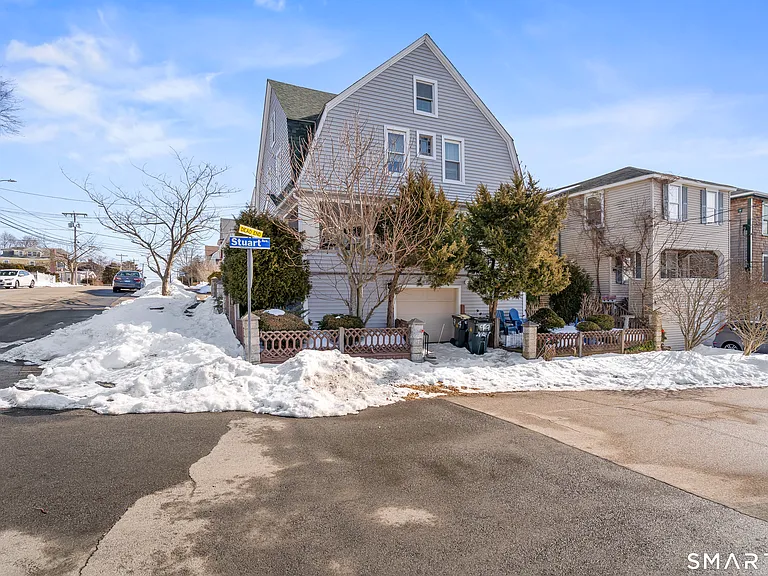 94 Neptune Ave — Photo 5