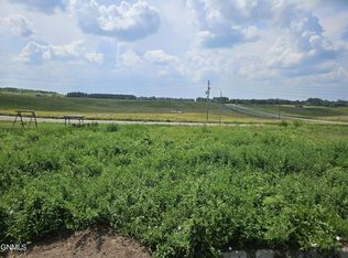 231 Cobblestone Loop SW, Mandan, ND 58554