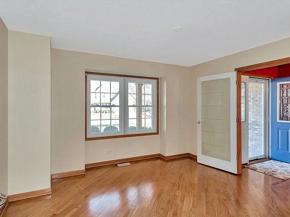 4th image of 534 Jeffery Dr