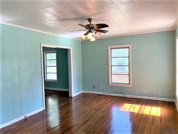 3rd image of 3716 Louisiana Ave