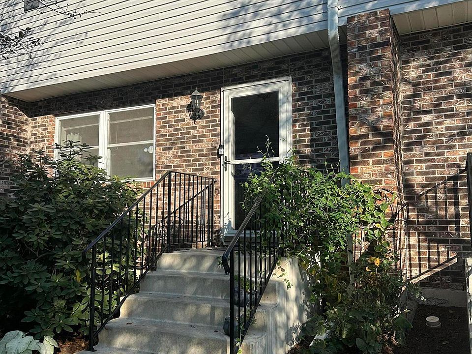 1st image of 807 Briarwood Court