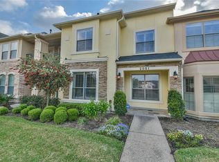 2051 Spring Cedar Ln, Houston, TX 77077