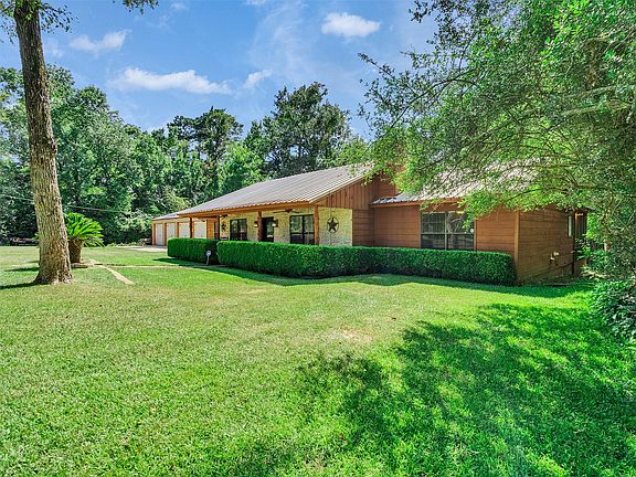 4th image of 18085 Lake Dr E
