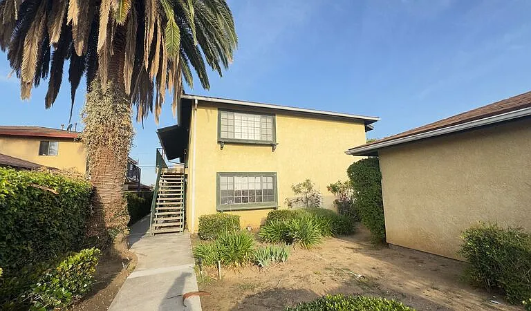 539 N Alameda Ave #4 — Photo 2