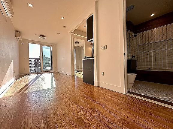 2nd image of 1516 Fulton St APT 6B