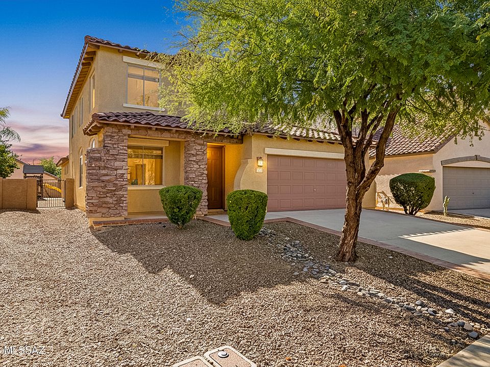 1st image of 965 W Cork Oak Pl