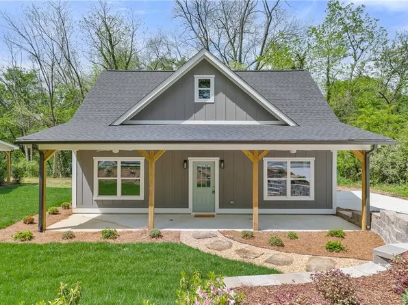 5232 W Mountain St, Stone Mountain, GA 30083