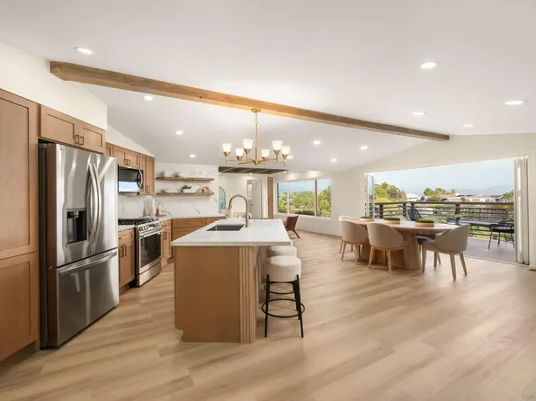 10111 Pinnacle Ln, La Mesa, CA 91941