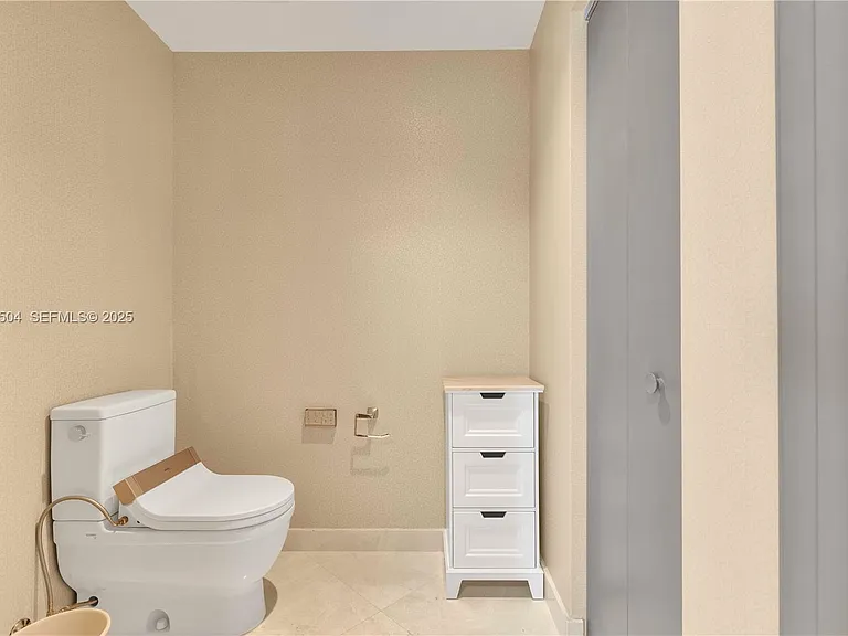 17111 Biscayne Blvd #1709 — Photo 10
