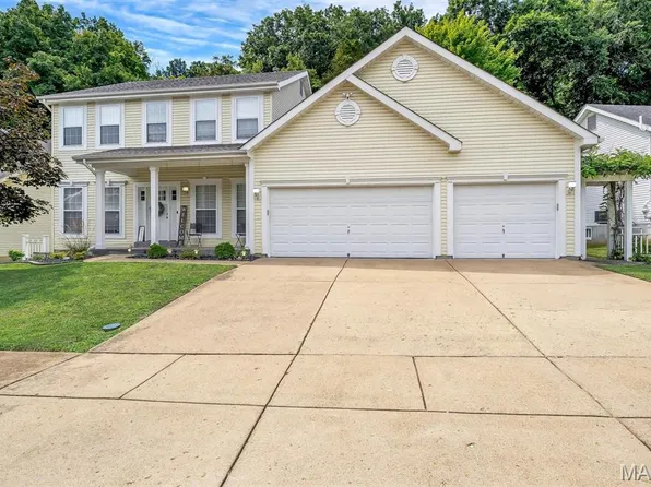 17242 Hilltop Ridge Dr, Eureka, MO 63025
