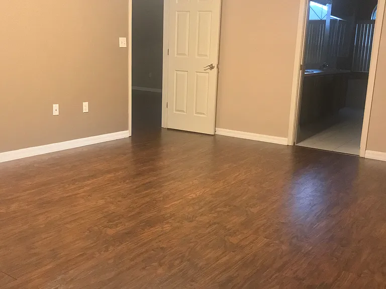 906 Thousand Oaks Blvd — Photo 14