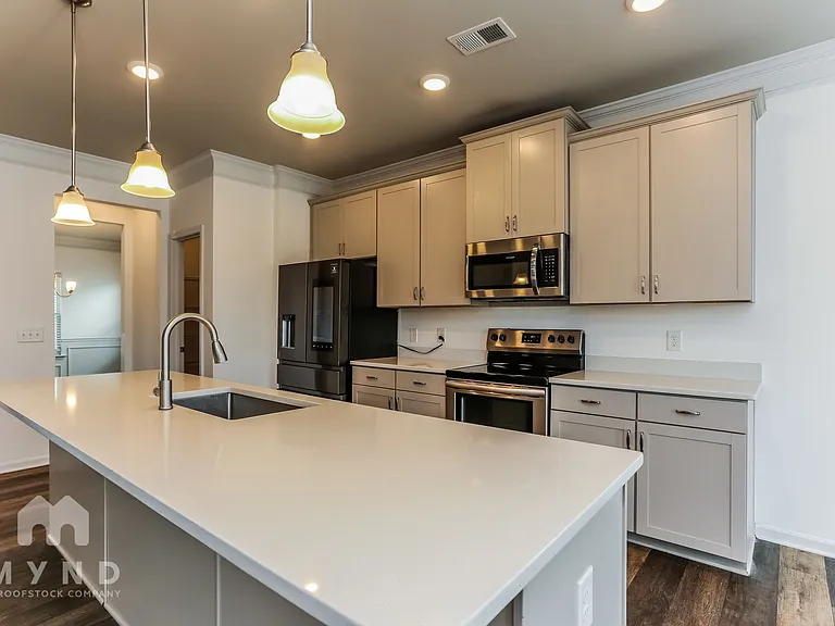 1582 Ribbon Mill Ln SW — Photo 9