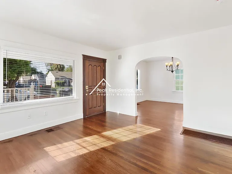 1812 El Monte Ave — Photo 4