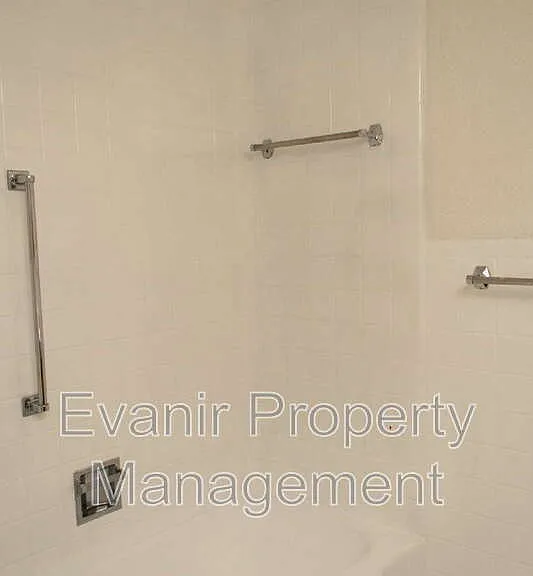 528 Heather Dr #1 — Photo 21