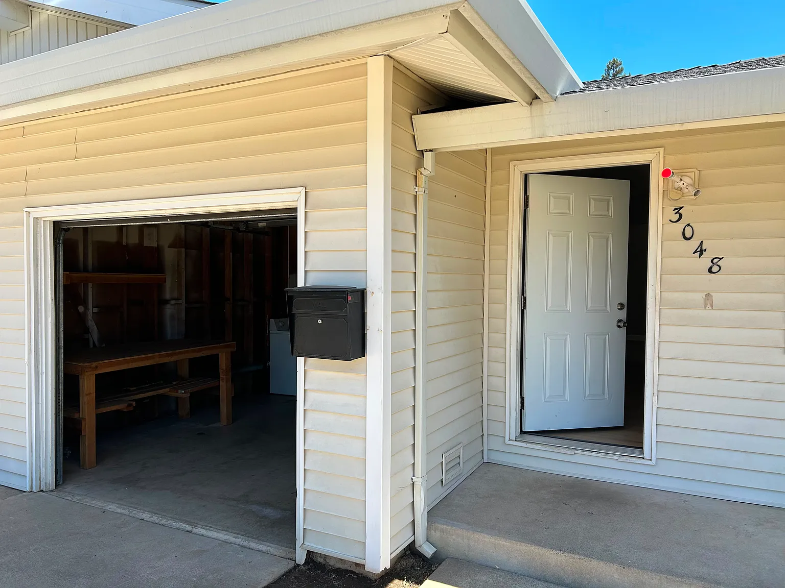 3 bed, 1200 sqft, $2,600 — Photo 4