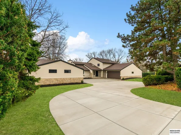 21025 Roundup Rd, Elkhorn, NE 68022