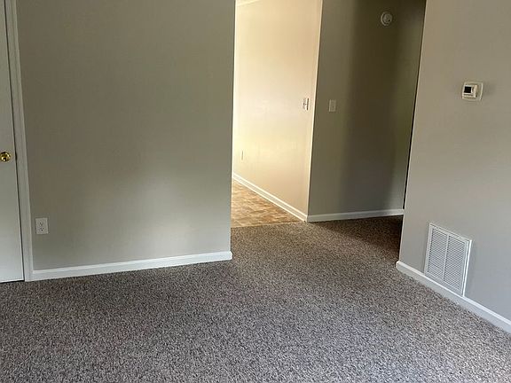 5th image of 710 Charles St #1