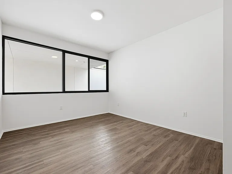 1737 Chalmers St #106E — Photo 17