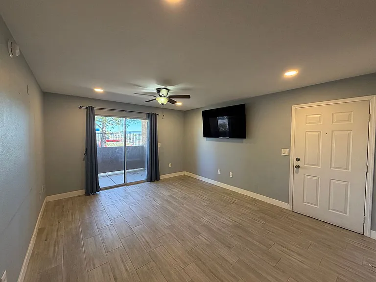 555 E Silverado Ranch Blvd #1020 — Photo 2