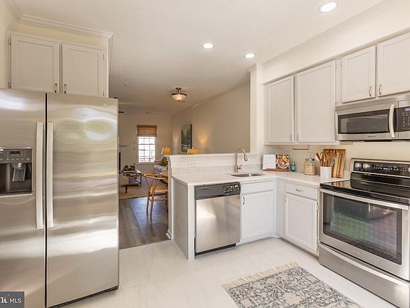 3rd image of 1136 Wickford Ct