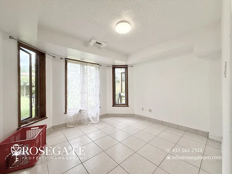 29 Orchard Park Dr #2 — Photo 8