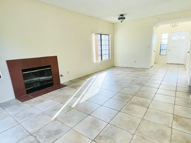 3488 Voyager Cir — Photo 6